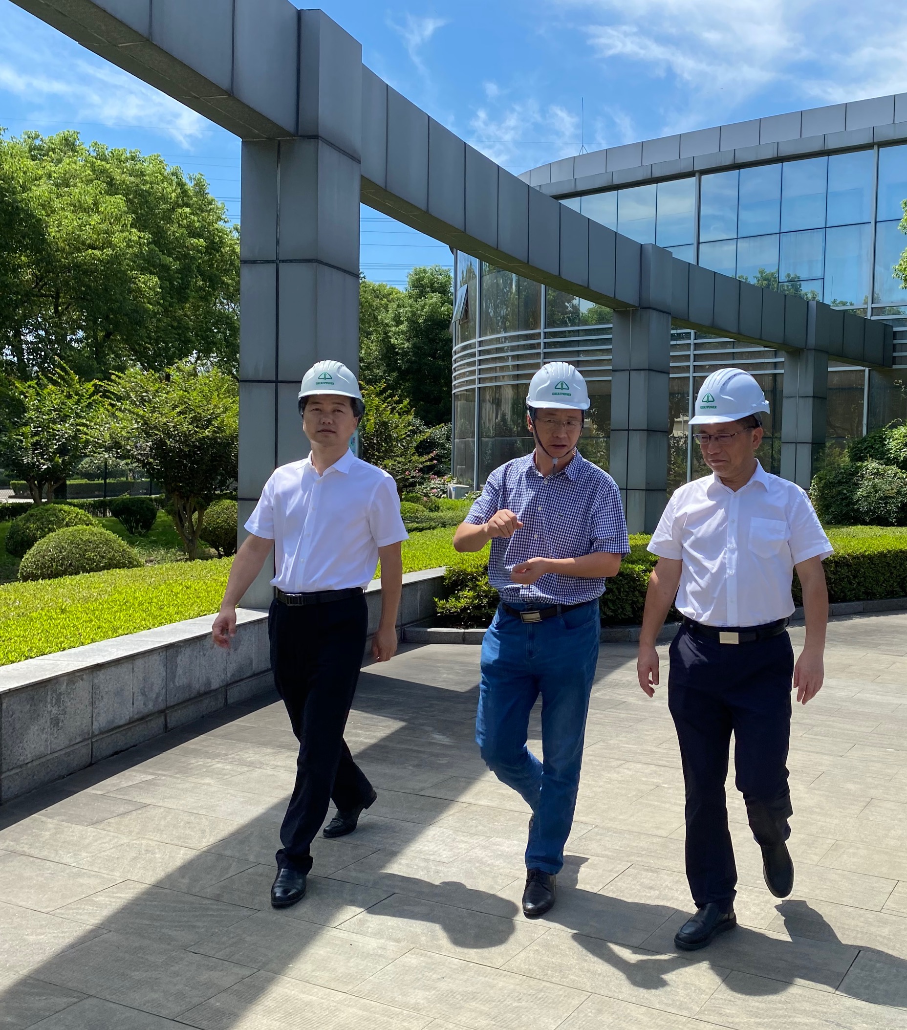 Jin Shanzhong, member of the Standing Committee of Shangyu District Committee and Executive Deputy District Mayor, and his group supervised and visited the construction of Zhejiang Greatpower project